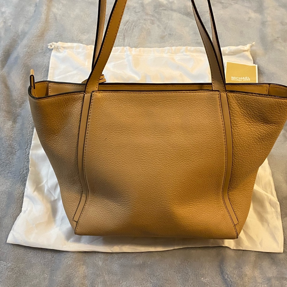 Michael Kors Tan Tote with Smooth Leather and Trapezoidal Design